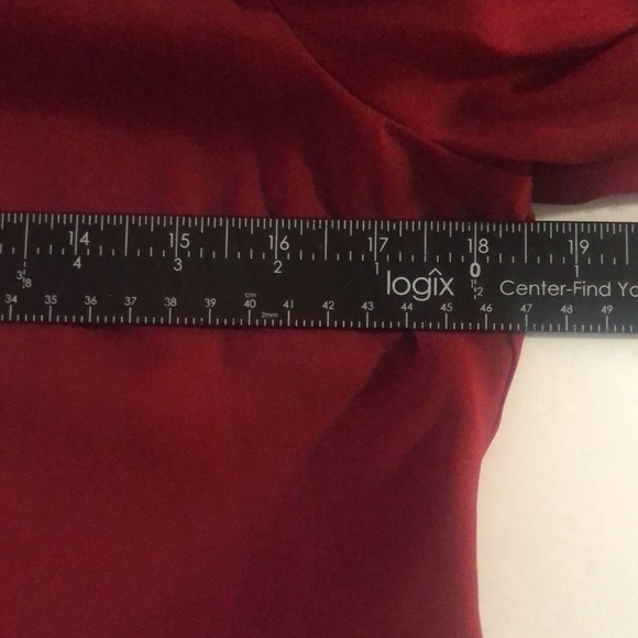 Saks Fifth Avenue Women’s Cold Shoulder Mini Dress Red Burgundy Size Small - Picture 7 of 7